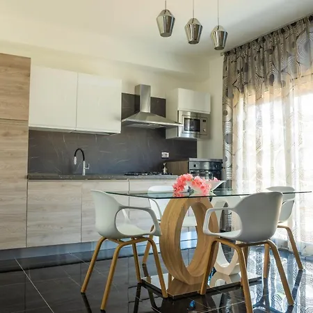 Bed & Breakfast Independence House Catania